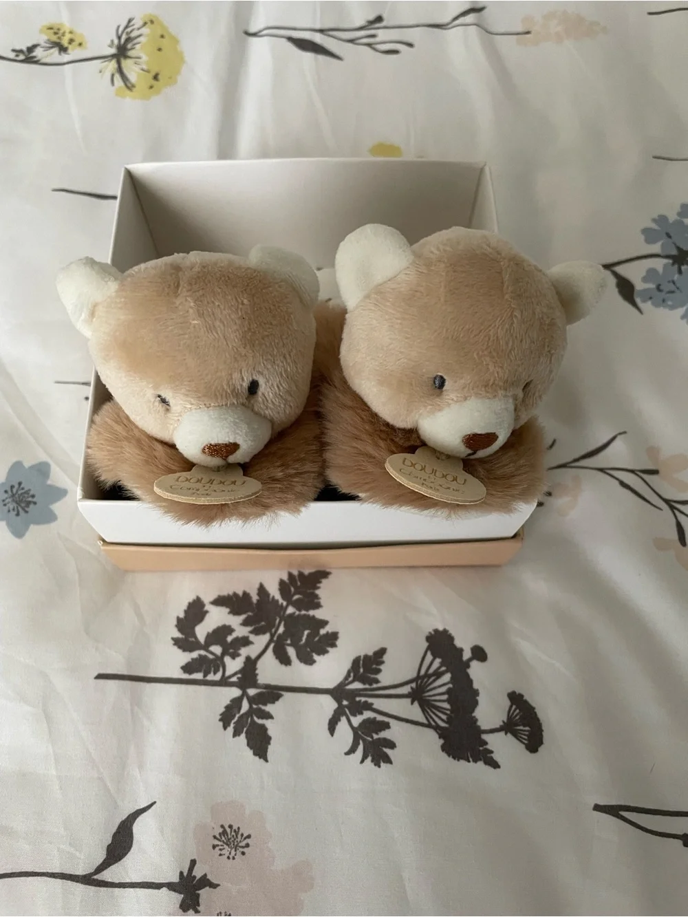 DOUDOU Compagnie Baby Shoe Box - Cream with Brown Logo - Picture 1 of 5